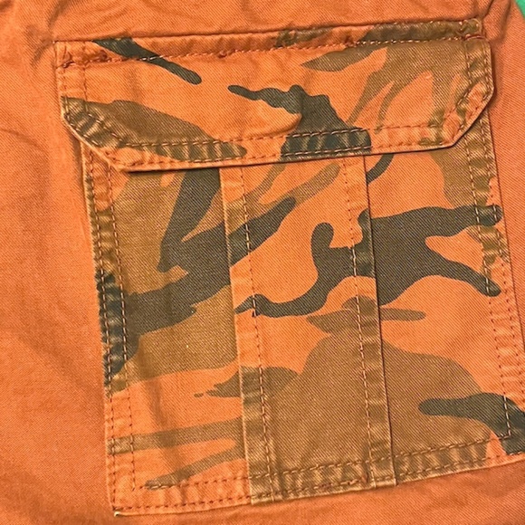 💥💋💥NWOT Men Camo Cargo Pocket Shorts Color:Rust Size: 36 Inseam:12”Length:23" - Picture 6 of 7
